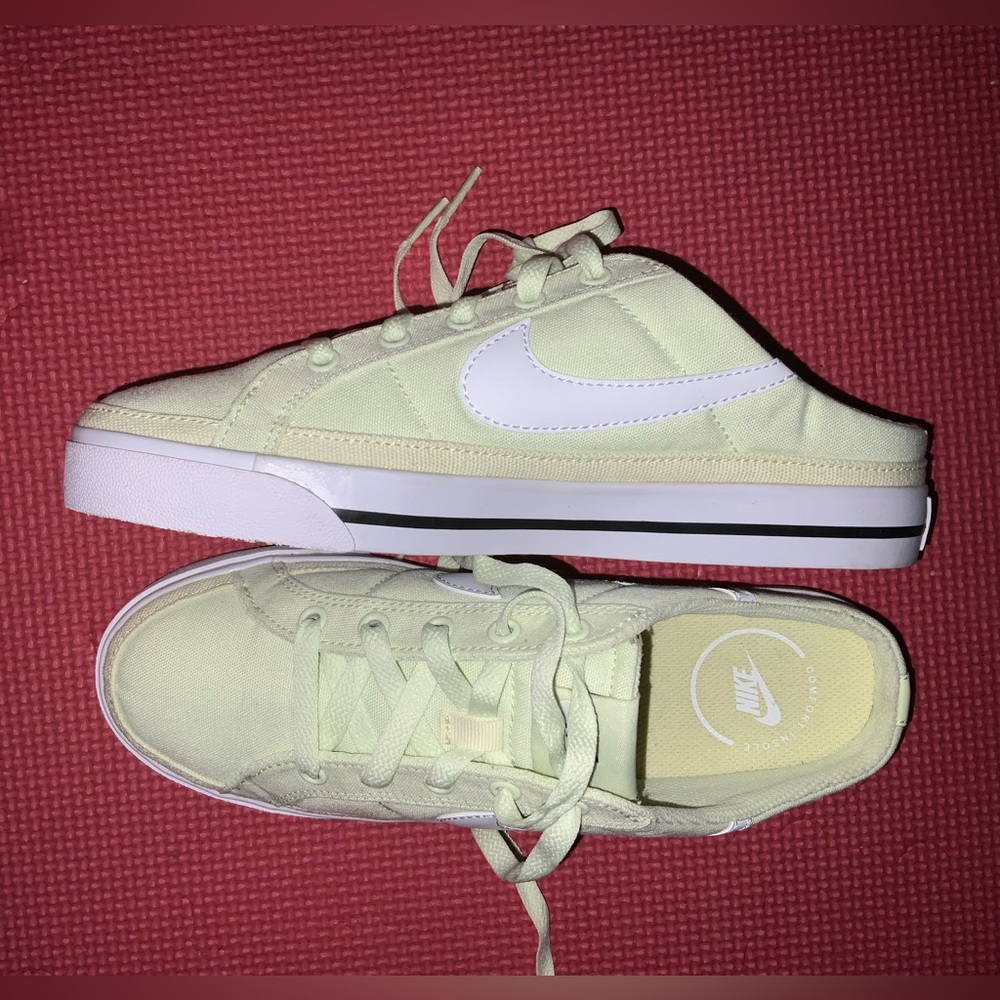 Nike Court Legacy Mule Sneakers Green. Size 7. New